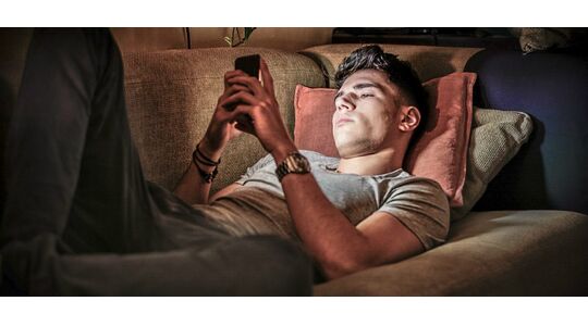 Nederlanders gemiddeld op hun smartphone
