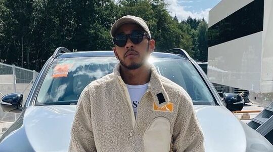 Lewis Hamilton nieuw contract en auto