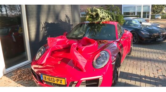 koop kerstboom krijg Porsche