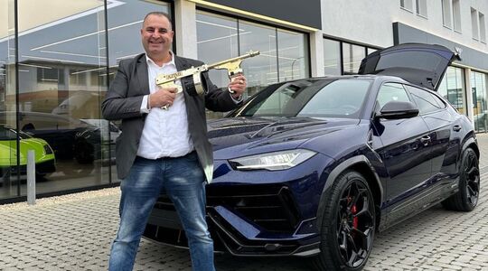 Salar Azimi Lamborghini Urus Performante