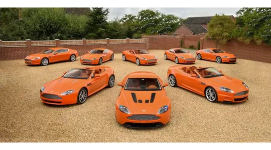 oranje aston martins