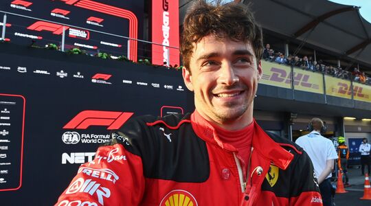 Dit gaat Charles Leclerc verdienen met nieuwe contract bij Ferrari